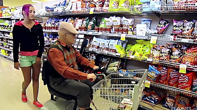 Nonno Mi Scopa, Piedi Vecchie, Vecchie A Pecorina