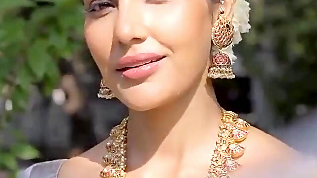 Priya Anand Sexy Scene in Priya Anand Sexy In Hot Saree Cilps