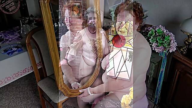 OMAGEIL Homemade Granny Porn Selfies