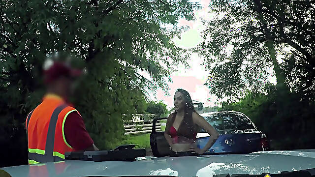 Roadside XXX - Latina girl gets banged in the woods