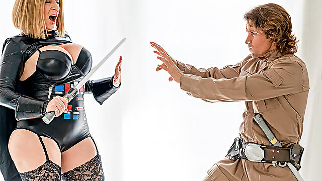 Scopare Con Tacchi E Calze, Matura Cicciottella Capelli Corti, Sara Jay Tacchi