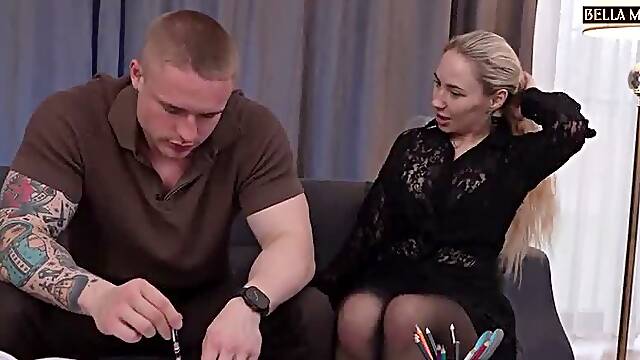 English Teacher Bella Mur Gives Failing Student a Very Special Lesson